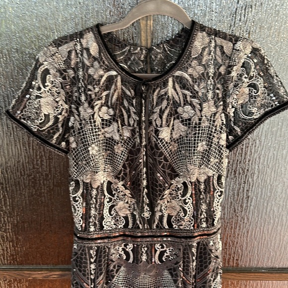 Marchesa Notte Silver Embroidered Gown size 8. - Picture 14 of 17